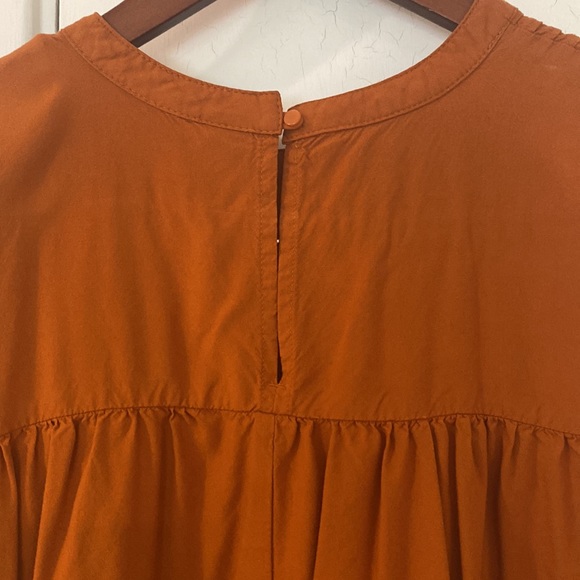 Old Navy tank top with neck detailing (size XXL) - Picture 3 of 3